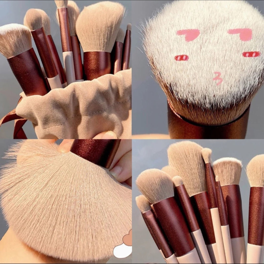 🌸✨ 13-Piece Purple Flower Holly Leaf Makeup Brush Set — Soft Hair Collection 💄
