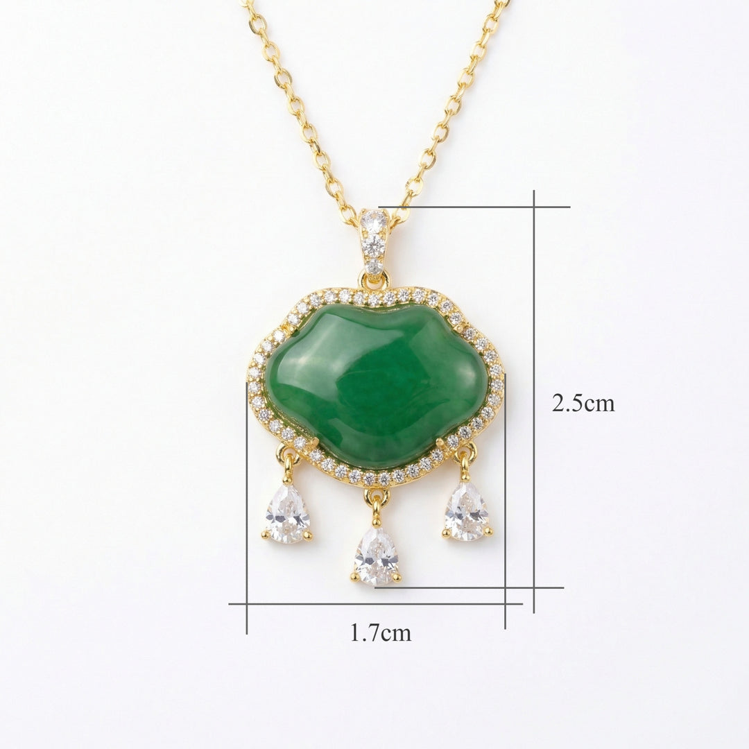 🍃 Green Jade Cloud Necklace