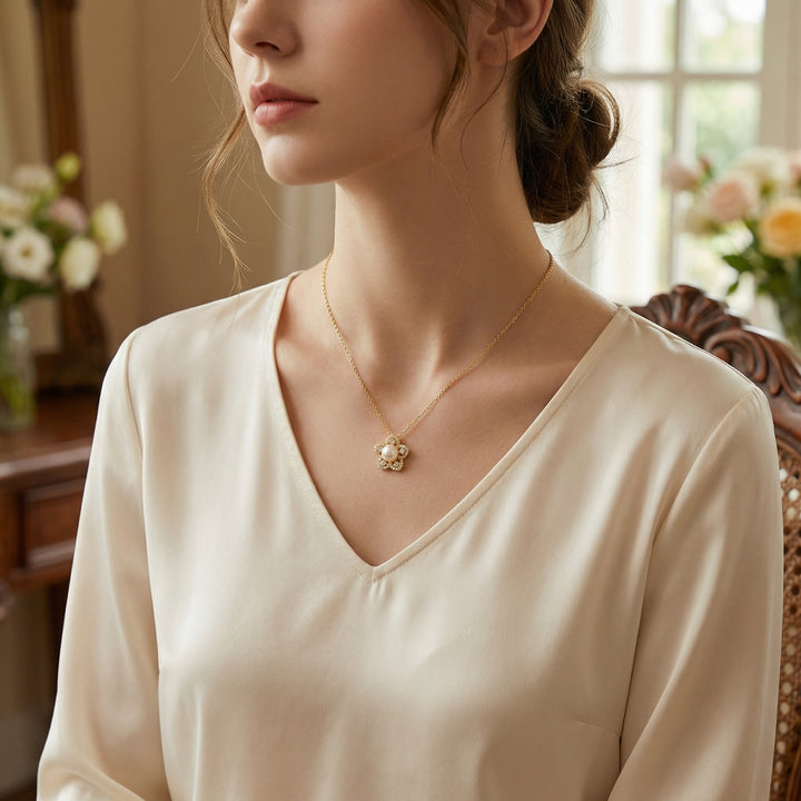 ✨ 925 Sterling Silver Pearl Floral Necklace