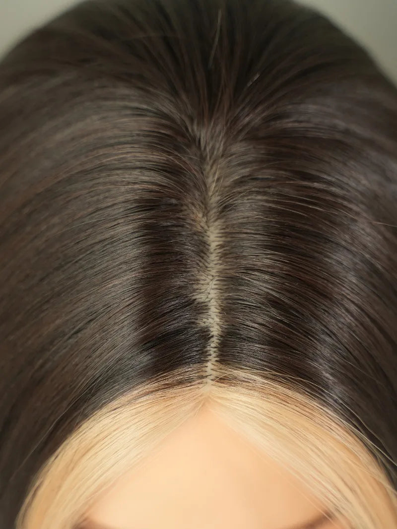 Synthetic hair wig with long straight hair, bangs, middle part, and highlight gray color. Perfect for women, cosplay, and drag queens.