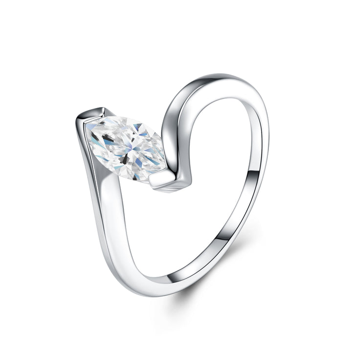💍 Engraved Moissanite Ring – Gold-Plated S925 Silver Minimalist Luxury (Sizes 5–9) 💍