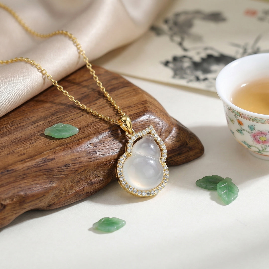✨ 925 Sterling Silver Shimmering Gourd-Shaped Moonstone Pendant Necklace with Crystal Halo ✨