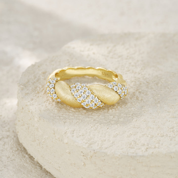 💍 Engraved Minimalist Moissanite Ring – Gold-Plated S925 Silver (4.8g, Sizes 5–9) 💍