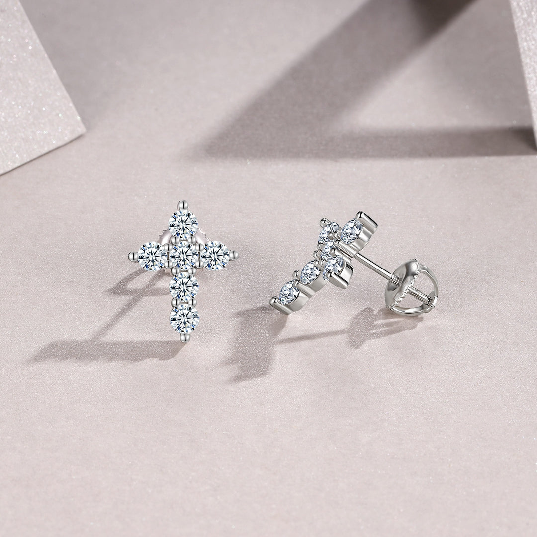 A Luxurious And Fashionable Minimalist Jewelry Earring Set Featuring Top-quality Moissanite Stones, Made Of S925 Silver Electroplated With Platinum.