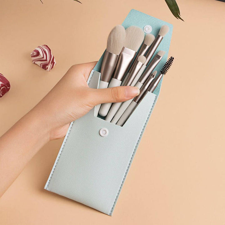 ✨ Beauty Tools 8-Piece Mini Makeup Brush Set — Portable Travel Kit 💄