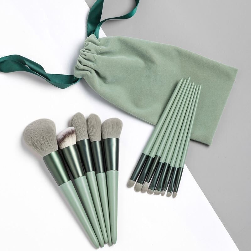 🌸✨ 13-Piece Purple Flower Holly Leaf Makeup Brush Set — Soft Hair Collection 💄