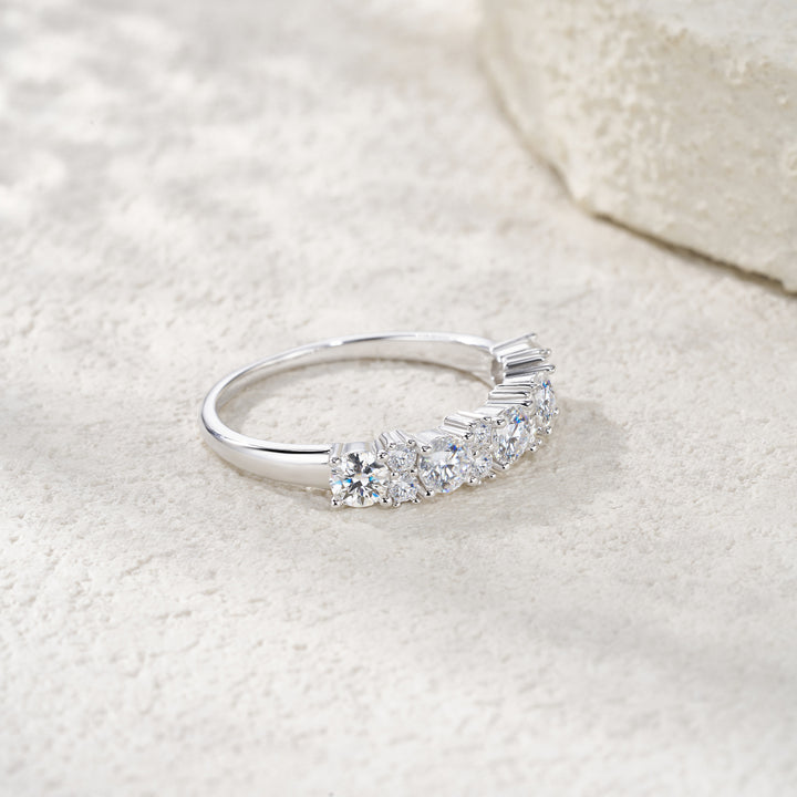 ✨ 925 Sterling Silver Minimalist Moissanite Ring – Platinum-Plated Elegance ✨