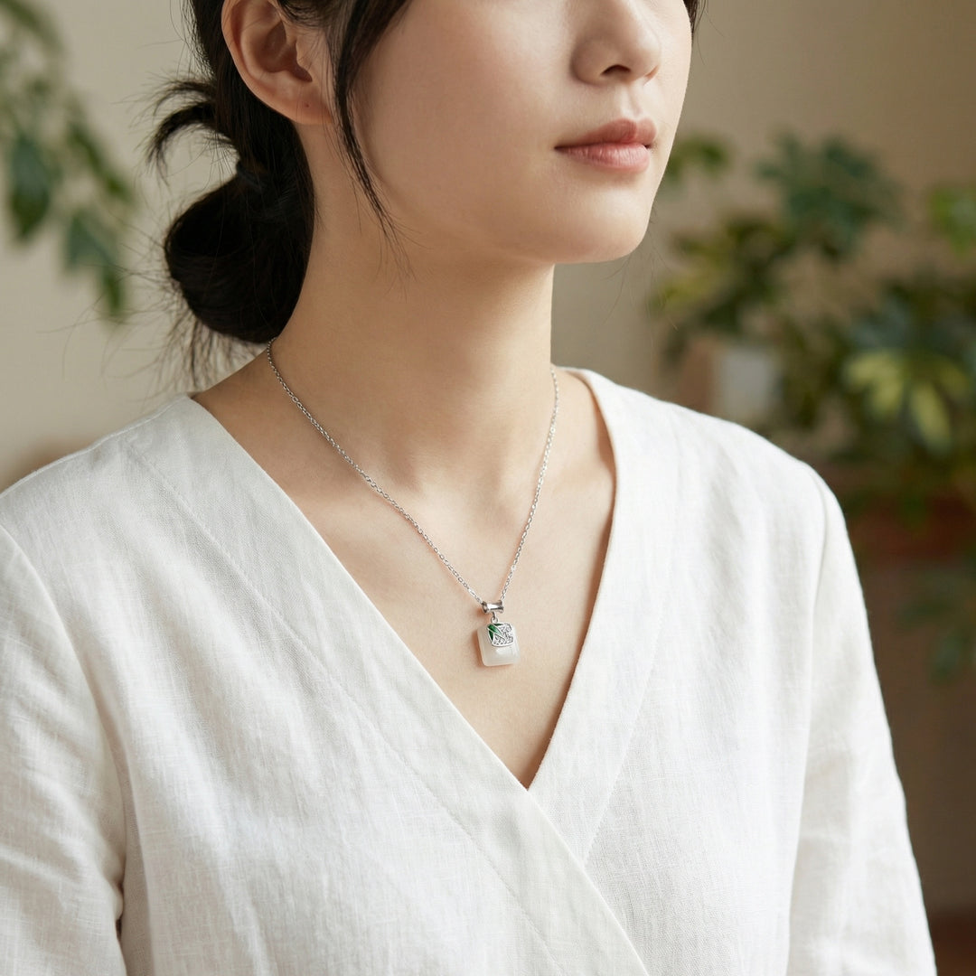 925 Sterling Silver Bamboo Pendant Necklace – Square White Gemstone with Sparkling Accent