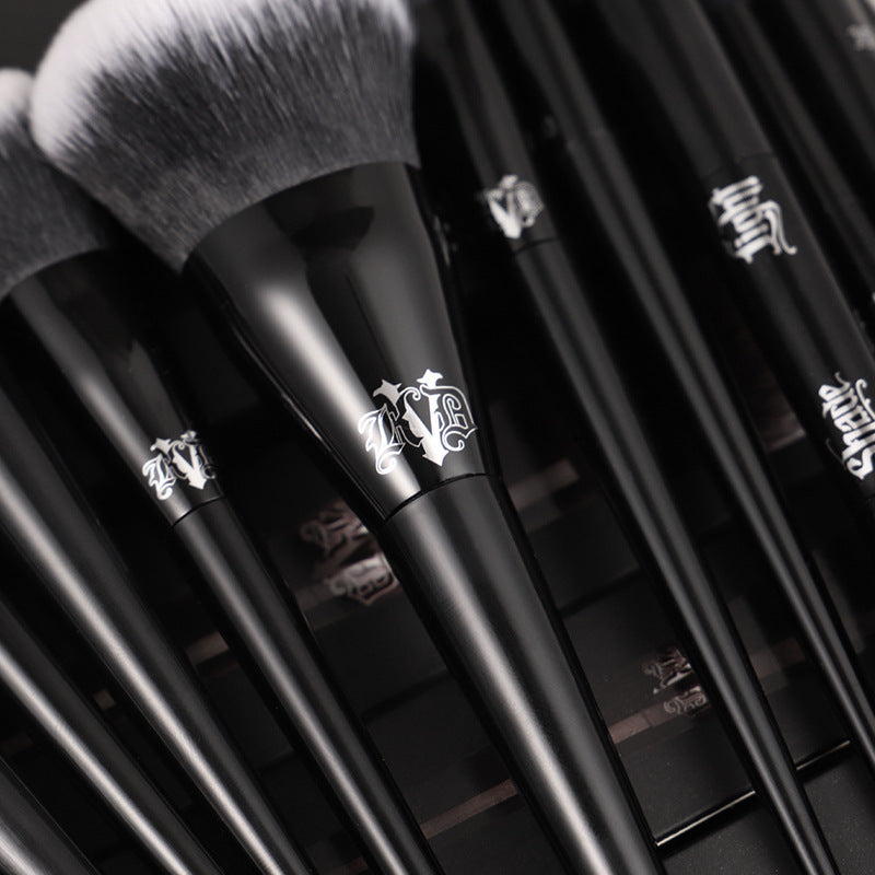 ✨ Plastic Handle Eye Shadow & Foundation Brush — Loose Powder Makeup Tool 💄