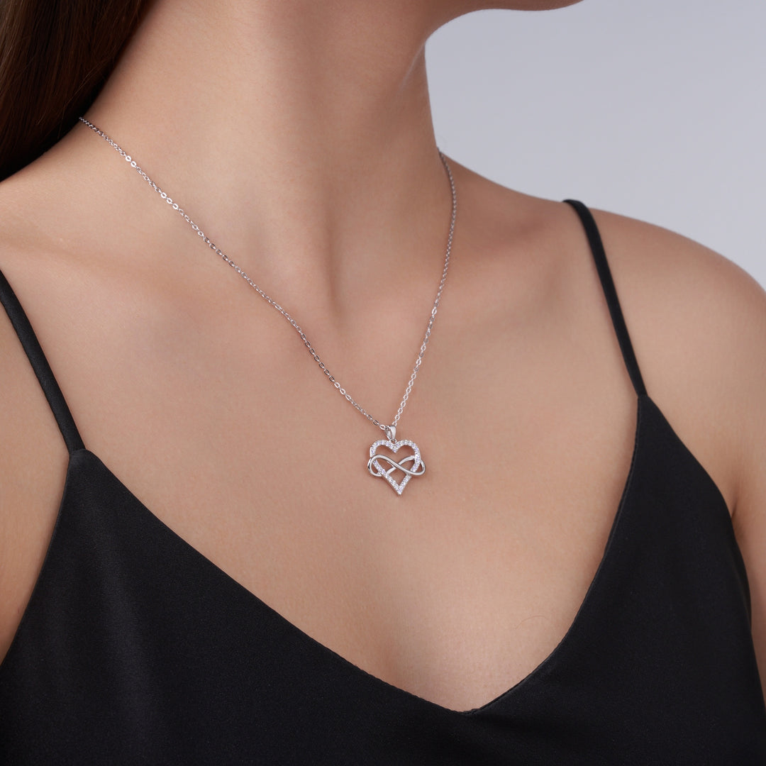 Luxury Minimalist Heart Moissanite Pendant Necklace – Gold-Plated S925 Silver