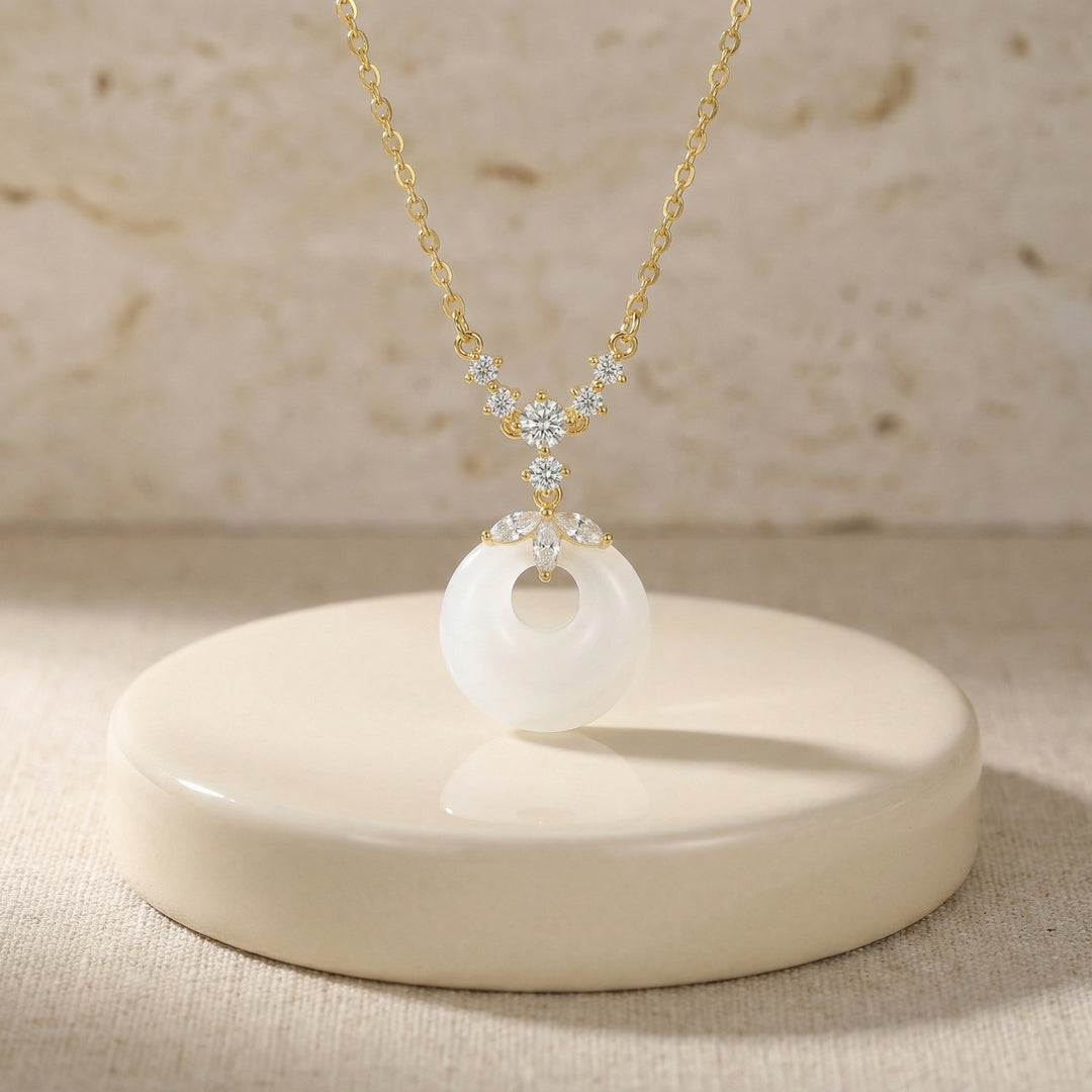 💎 925 Sterling Silver White Jade Donut Necklace – Floral Gemstone Accents 💎