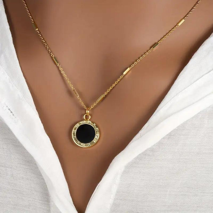 Women’s Gold Pendant Necklace – Stylish Versatile Sweater Chain