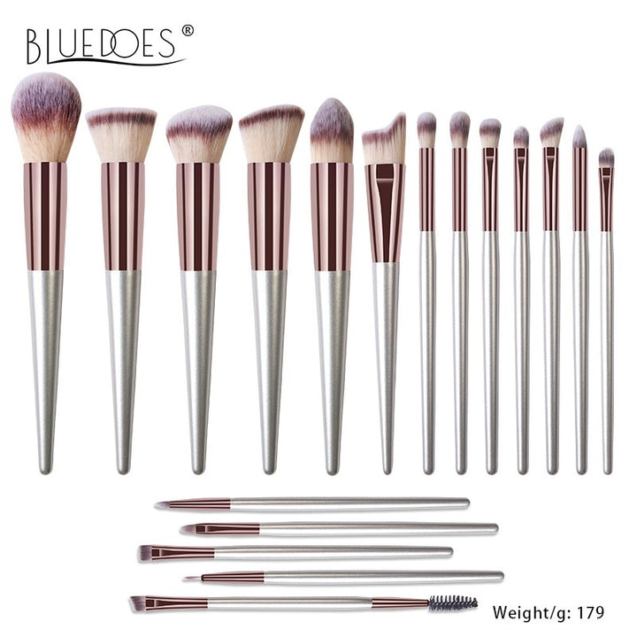 ✨ 18-Piece Champagne Makeup Brush Set — Solid Wood Handle Beauty Tools 💄🥂