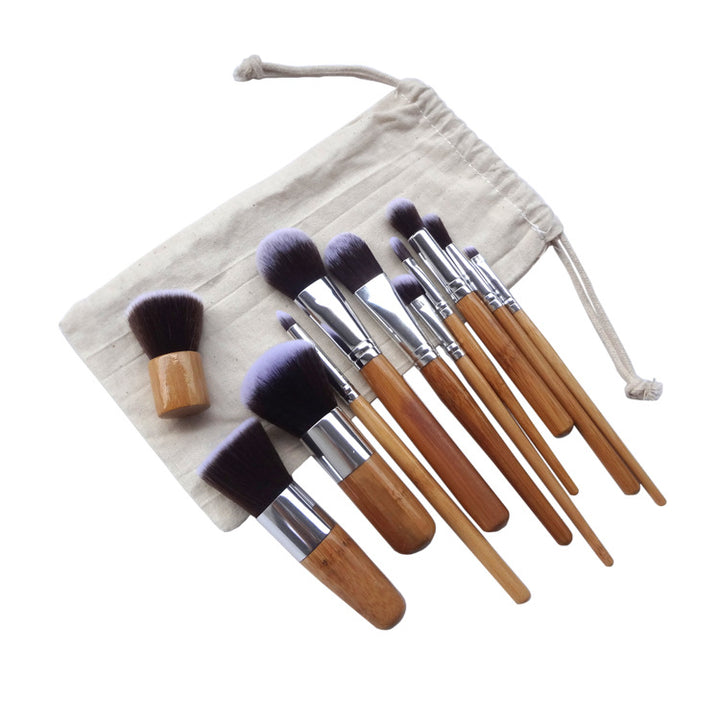 🌿✨ 11-Piece Bamboo Handle Makeup Brush Set 💄
