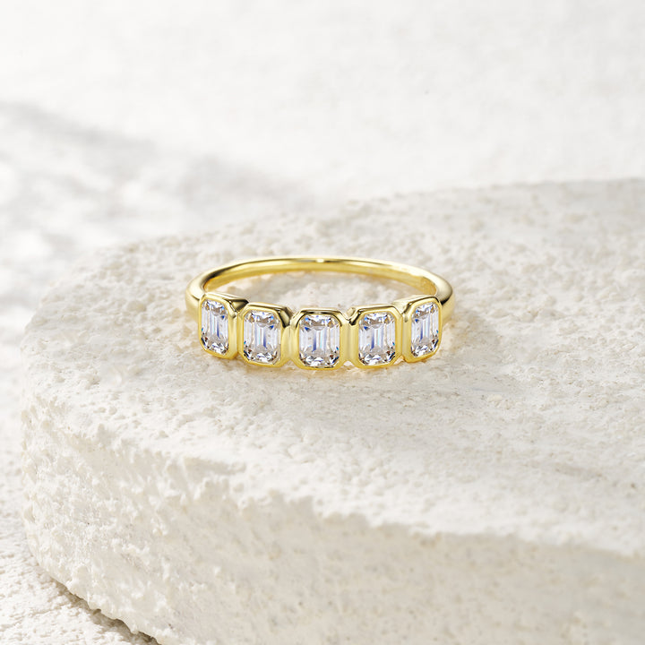 💍 Pillow-Shaped Moissanite Ring – Gold-Plated S925 Silver (3.7g, Sizes 5–9) 💍
