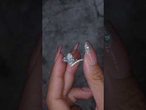💍 Ladies’ Pear-Shaped Moissanite Ring – Platinum-Plated S925 Silver (2.7g, Sizes 5–9) 💍