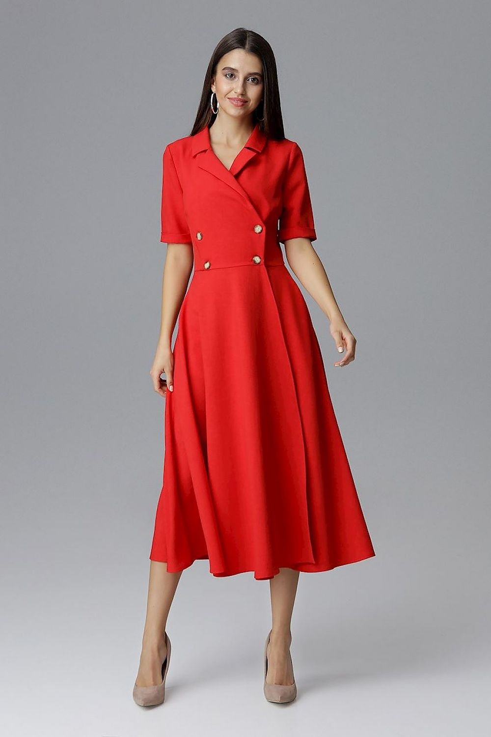 A 7/8-length double-breasted Daydress  Figl