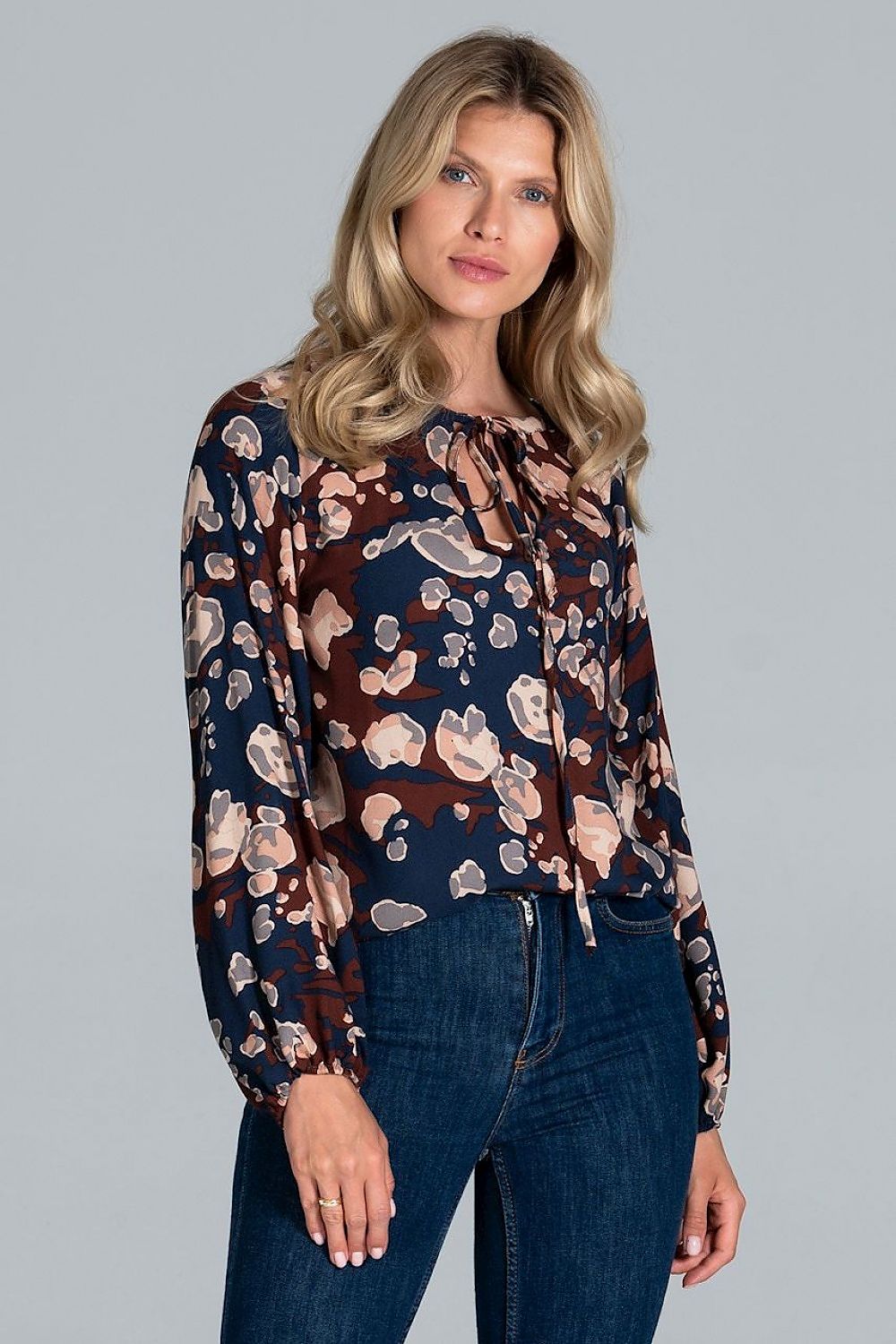 Blouse Half-Round Neckline Tied With A String Figl