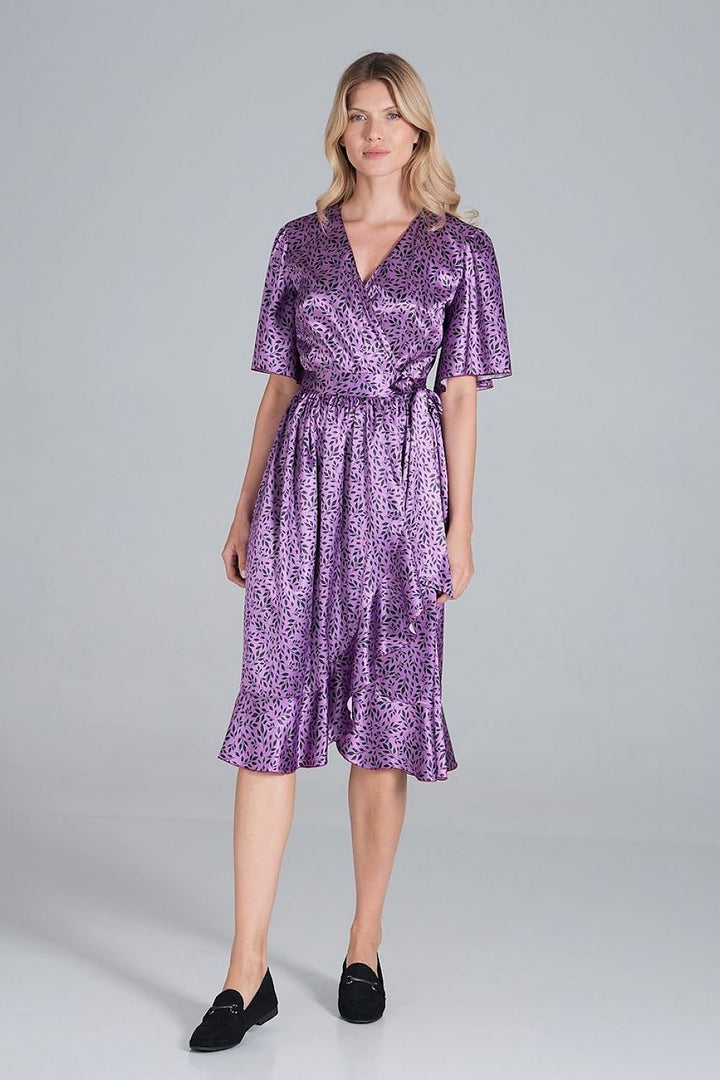 Robe de cocktail mi-longue enveloppe en satin Figl