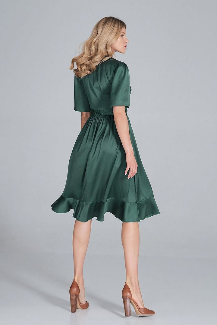 Robe de cocktail mi-longue enveloppe en satin Figl