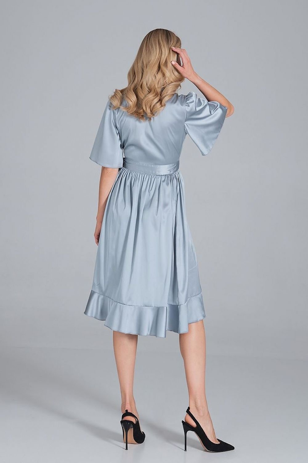 Robe de cocktail mi-longue enveloppe en satin Figl